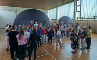 Mobilni planetarij u našoj školi